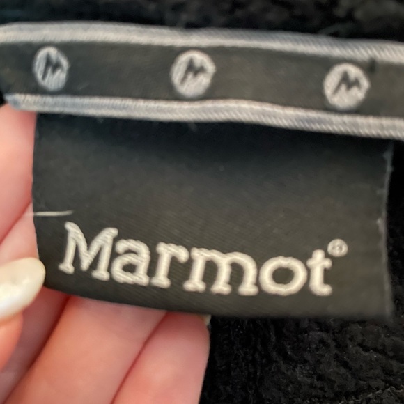 MARMOT Kids Black Sherpa Fuzzy Jacket Size M with Blue Lettering - Picture 5 of 5